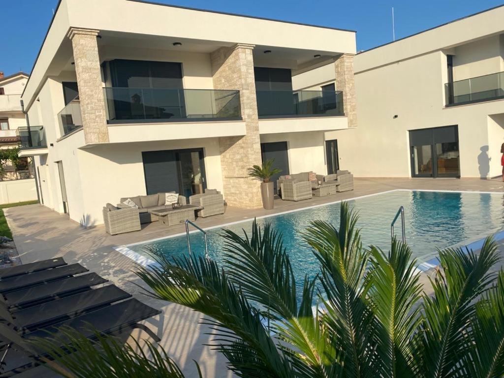 Vila Softic Azra Umag Exterior foto